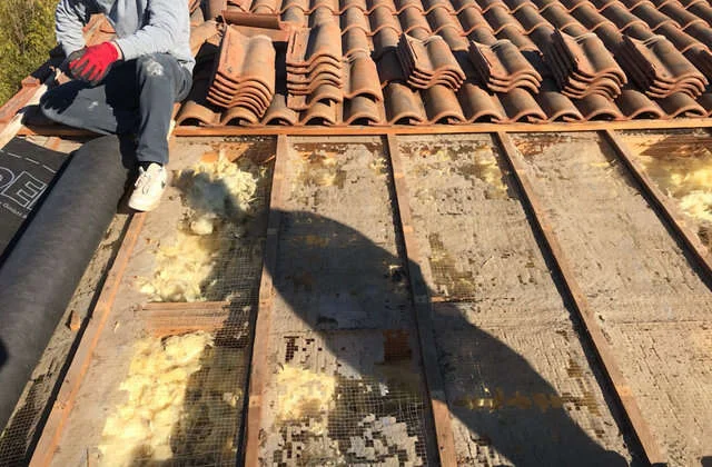 Chantier de couverture par l'&eacute;quipe Debord Toiture